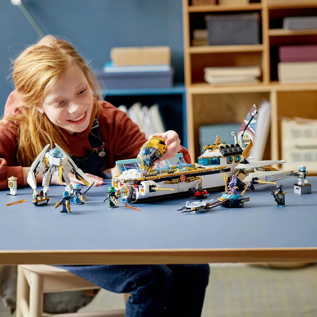 LEGO NINJAGO Hydro Bounty, Set de Construcción de Submarino 71756 con Minifiguras de Kai y Nya, Juguetes Ninja, Regalos para Niños y Niñas a partir de