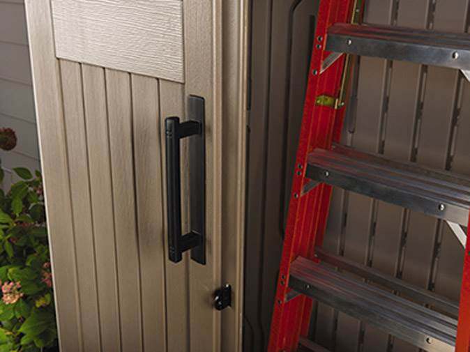 2025 Cobertizo de almacenamiento exterior Rubbermaid, 52 pies cúbicos, resistente a la intemperie, puertas con cerradura