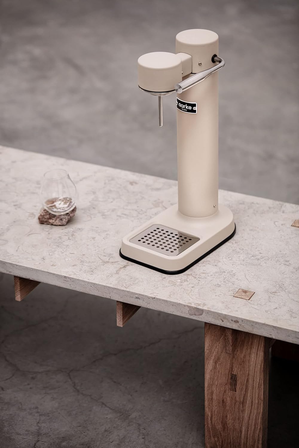 Aarke Carbonator 3, Máquina Gasificadora de Agua en Acero Inoxidable, incluye Dos Botellas (800ml), Acabado en Negro