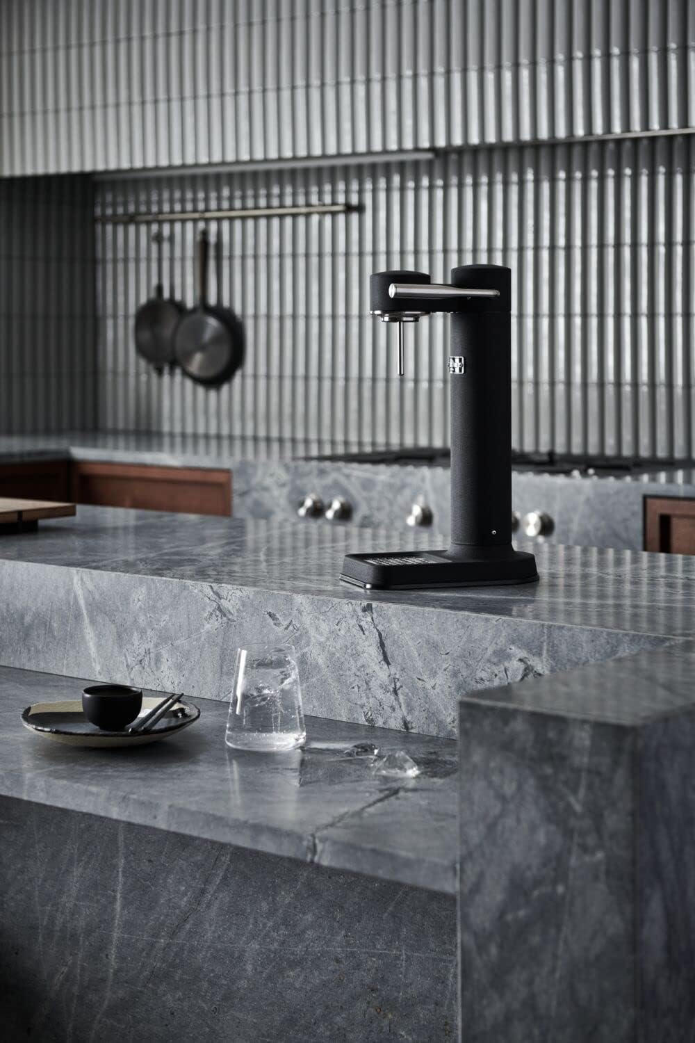 Aarke Carbonator 3, Máquina Gasificadora de Agua en Acero Inoxidable, incluye Dos Botellas (800ml), Acabado en Negro