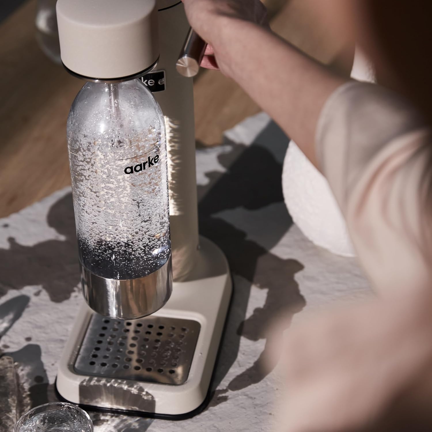 Aarke Carbonator 3, Máquina Gasificadora de Agua en Acero Inoxidable, incluye Dos Botellas (800ml), Acabado en Negro